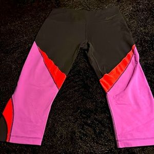 Medium Nike Capri Workout Leggings